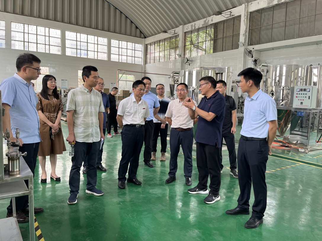 张平校长陪同省科技厅专家考察指导豆制品省重点实验室建设工作