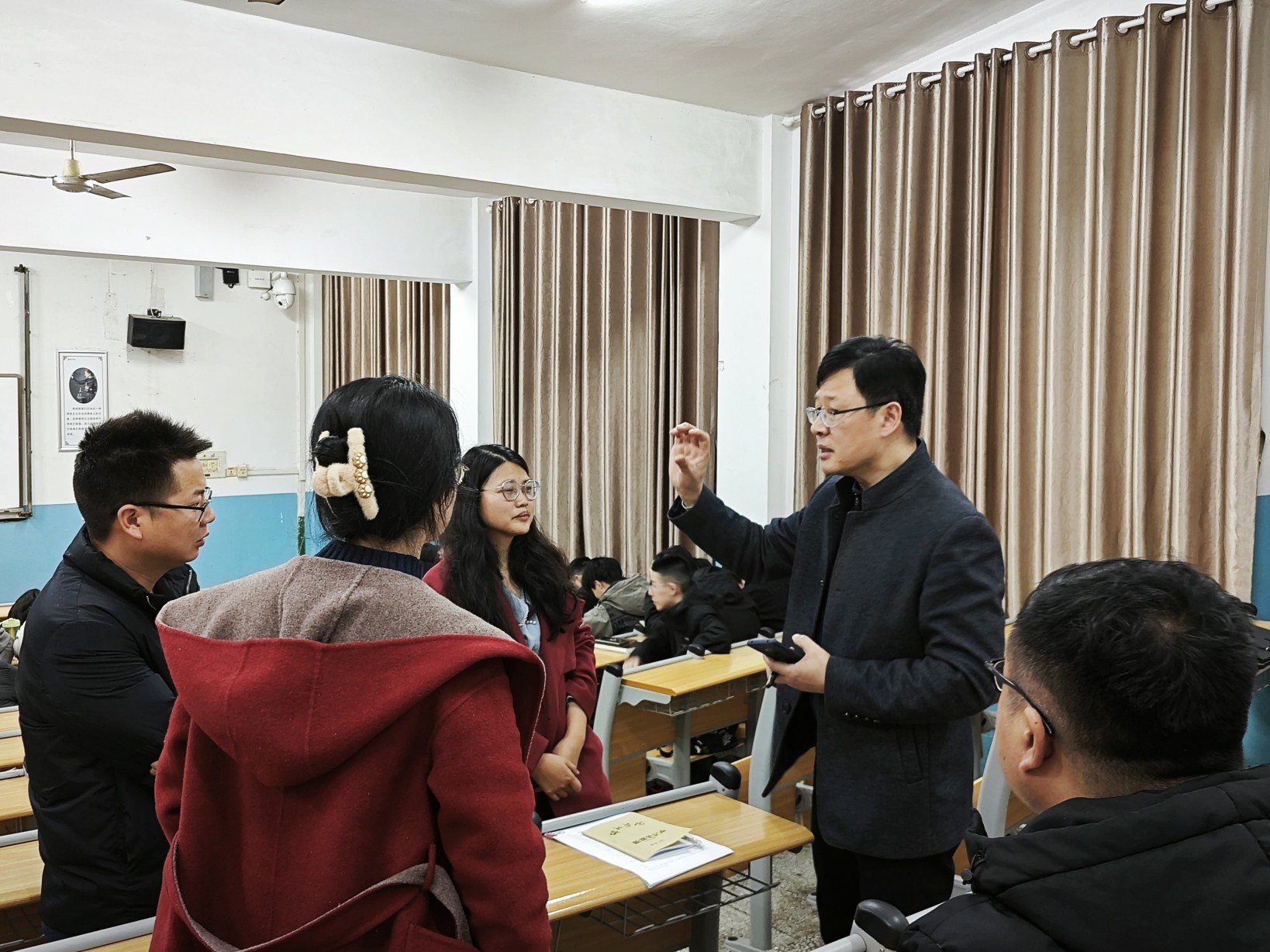化工制药教研室开展听课评课活动
